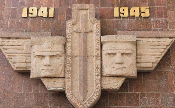 К майским праздникам в Севастополе отмоют памятники