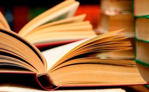 Школы Крыма обеспечили учебниками на крымскотатарском языке