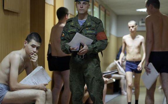 СМИ: Отсрочка от армии студентам Севастополя под вопросом