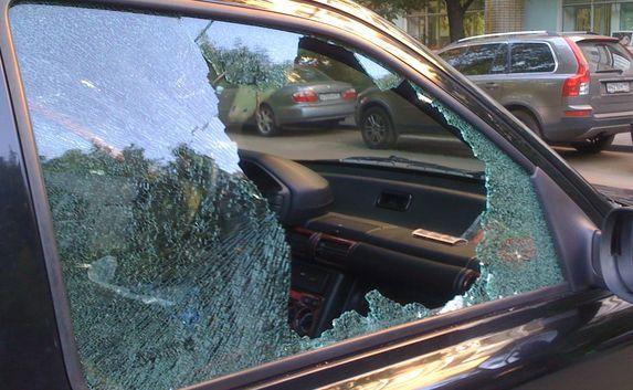 Неизвестные разбивают окна авто в Севастополе и окрестностях