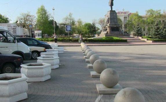 Площадь Нахимова в Севастополе покрылась гигантскими шарами