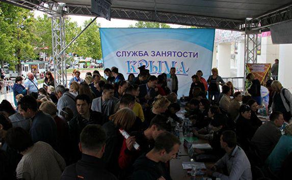 Центр занятости объявил, у кого самые высокие зарплаты в Крыму
