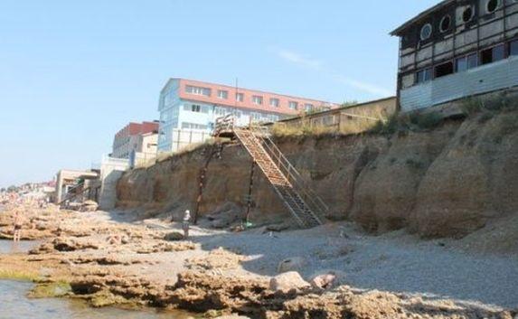 Аксёнов потребовал запретить в РК строительство в 100 метрах от моря