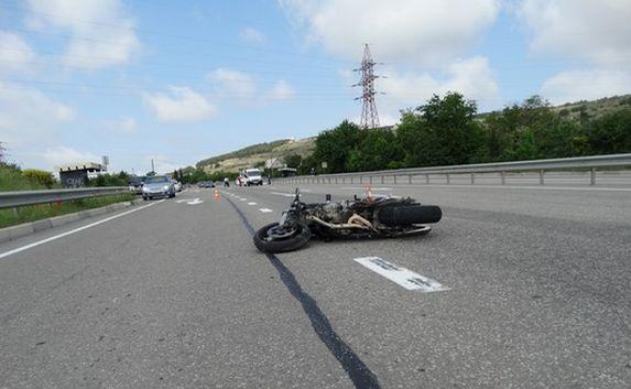 Мотоциклист сбил бездомного мужчину в Севастополе