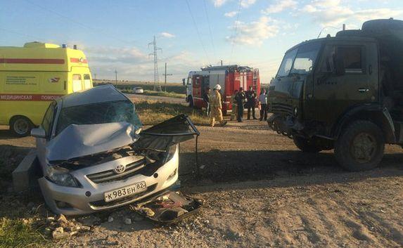 «КамАЗ» столкнулся с легковым авто: пострадал водитель