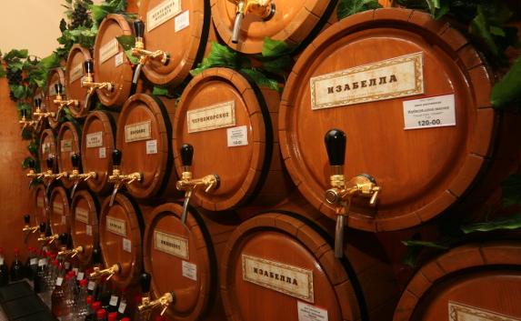 В Севастополе могут разрешить продажу вина на розлив