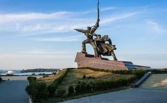 Памятник Солдату и Матросу вошёл в топ-10 главных мемориалов РФ