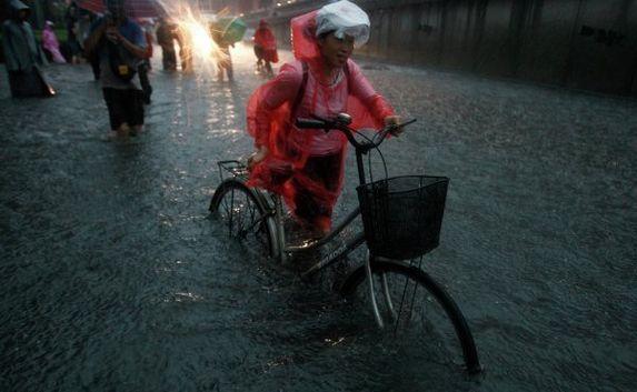Около восьми тысяч человек эвакуировано из-за ливней в Китае