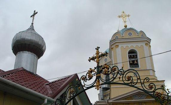 Крымчанина обвиняют в вандализме за осквернение храма в Симферополе