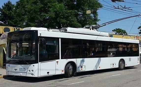 На городской маршрут Симферополя вышли новые троллейбусы