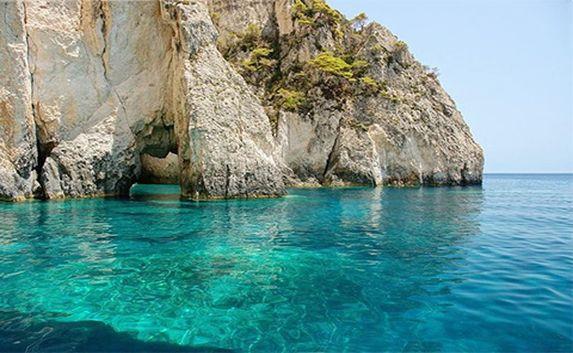 Биологи назвали лучшие места для купания в Крыму