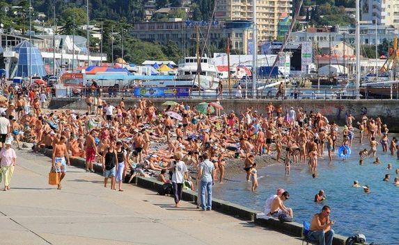 Крым посетили более 2,5 млн туристов: из них 15% — с Украины