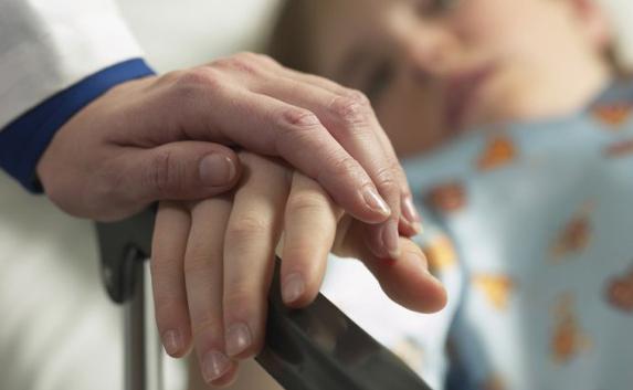 В Керчи бабушка по ошибке напоила внука ацетоном