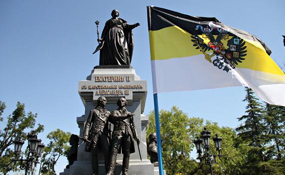 Памятник Екатерине II торжественно открыли в Симферополе