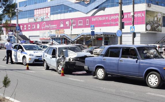 В ДТП на Пожарова разбилась «девятка»: водитель жив