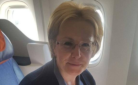 Министр здравоохранения РФ спасла жизнь женщине на борту самолёта