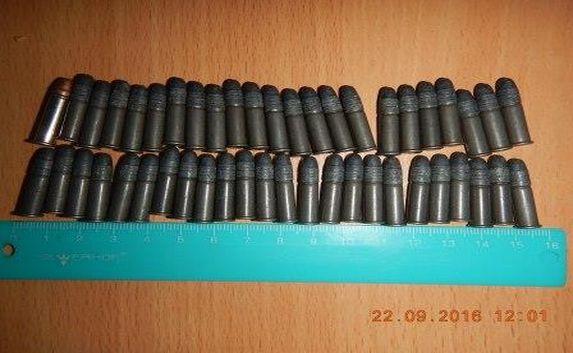 Пограничники в Крыму обнаружили боеприпасы в автомобиле украинца