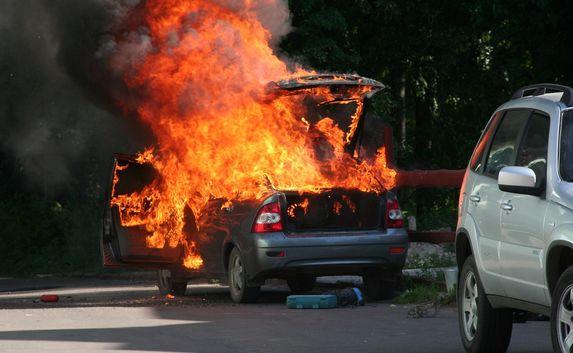 В Севастополе горел автомобиль «Ford Transit»