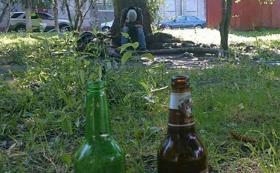 Севастопольцы своими силами борются с уличным пьянством