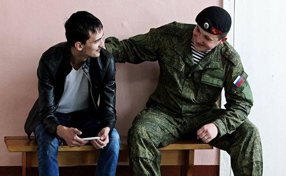 Большинство россиян считают армию хорошей школой жизни