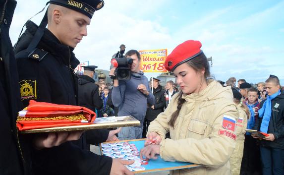 В «Юнармию» вступили более тысячи школьников Севастополя — фото