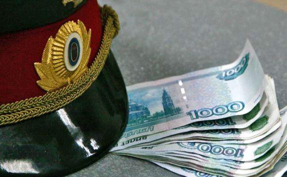 Крымский полицейский попался на взятке в 60 тысяч рублей