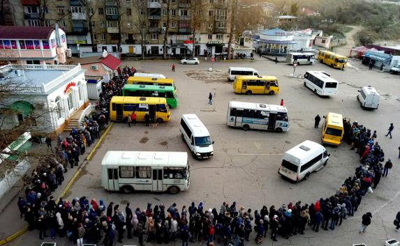 Дефицит маршруток в Севастополе: в ряде районов создаются очереди