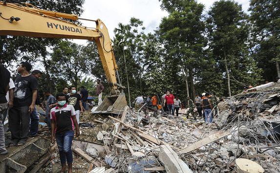 Более 50 человек погибли ​из-за землетрясения в Индонезии