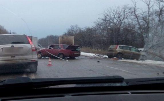 Два человека пострадали в лобовом ДТП на крымской трассе (фото, видео)