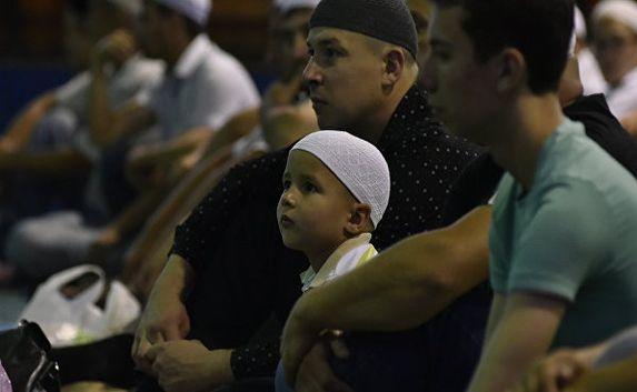 Крымских татар призывают вернуться в Крым из Украины