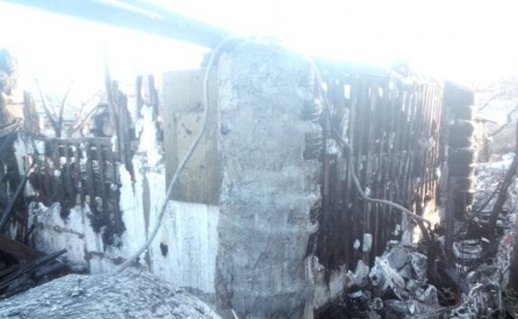 В Севастополе «погиб» дом из покрышек