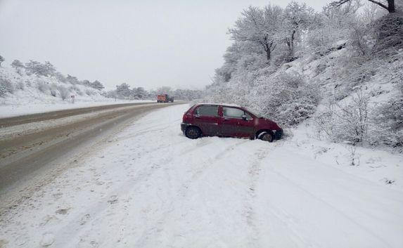 Крымские дороги завалены снегом — Аксёнов грозит «разбором полётов»