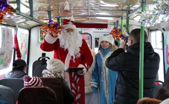 Дед Мороз будет ездить в симферопольских троллейбусах