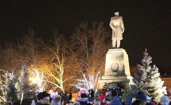 Парковка на площади Нахимова закрыта на все новогодние каникулы