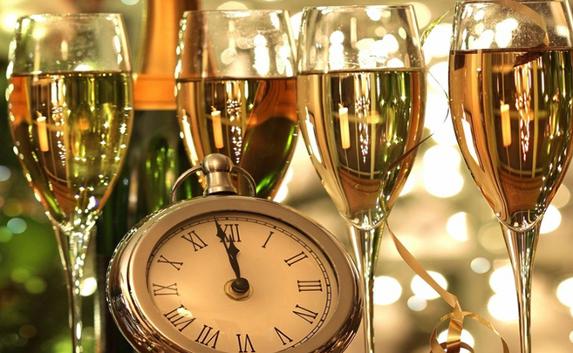 Как правильно пить алкоголь: советы Минздрава перед Новым годом