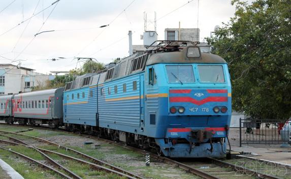 Поезд «Керчь — Джанкой» начал курсировать с двумя вагонами