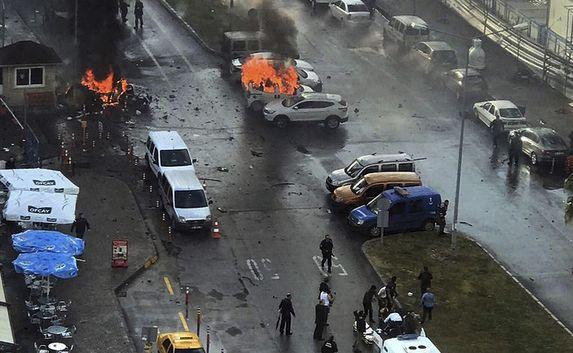 В турецком городе Измире произошёл взрыв — есть погибшие