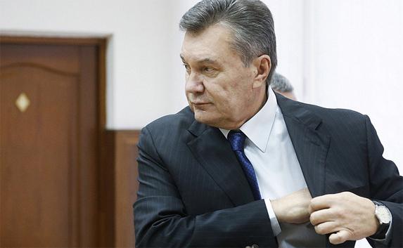 Украинский суд арестовал недвижимость и корабль Януковича