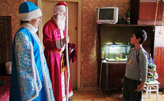 В Севастополе продолжается акция «Полицейский Дед Мороз»