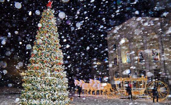 Рождественский снег в Севастополе запечатлел известный блогер (фото)