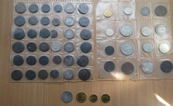Украинец пытался провезти в Крым коллекцию старинных монет 