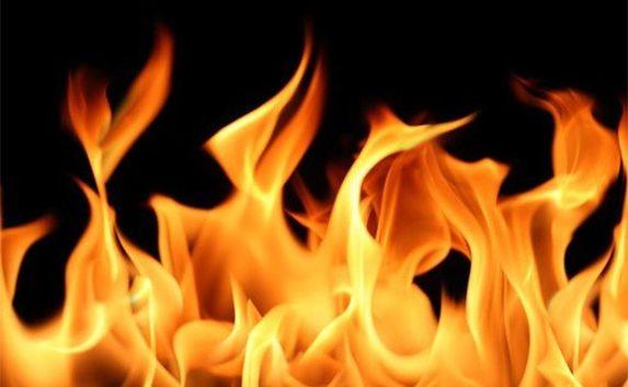 Крымчанин спас из горящего дома трёх малышей