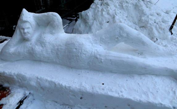 «Будда», «Венера», «белка-летяга»: Крым лепит снеговиков — фото