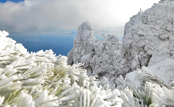 Крыму грозят паводки: толщина снега в горах — полтора метра