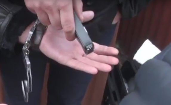 В Крыму чиновника Ространснадзора поймали на крупной взятке — видео