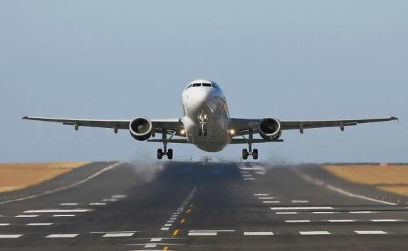 На борту самолёта, летевшего в Крым, умерла пассажирка