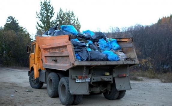 Крымчанка копила мусор несколько лет: вывозили 16-ю грузовиками