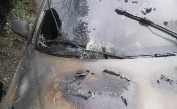Разъярённый крымчанин спалил авто бывшей жены — фото
