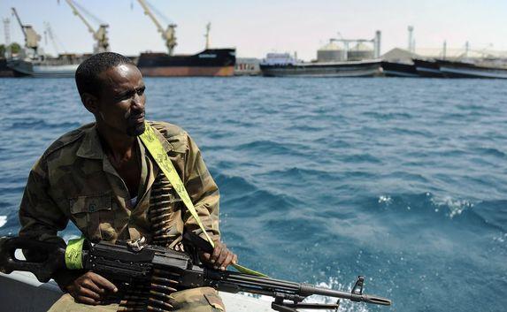 Нигерийские пираты отпустили севастопольского моряка