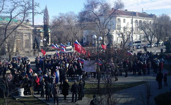 В Севастополе состоялся митинг в поддержку Донбасса — фото, видео